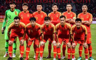 中国足球国家队都开什么车来训练（国足球员开什么车）