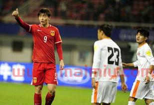 中国足球现任国家队队员(中国足球国家队现役球员)