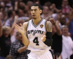 格林季后赛首轮三分比分(格林总决赛三分球记录)